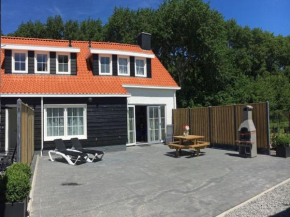Comfy holiday home in Oostkapelle with garden